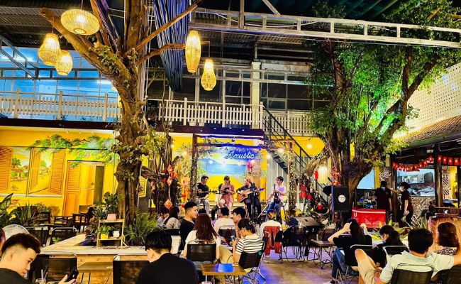 cafe cá koi dĩ an